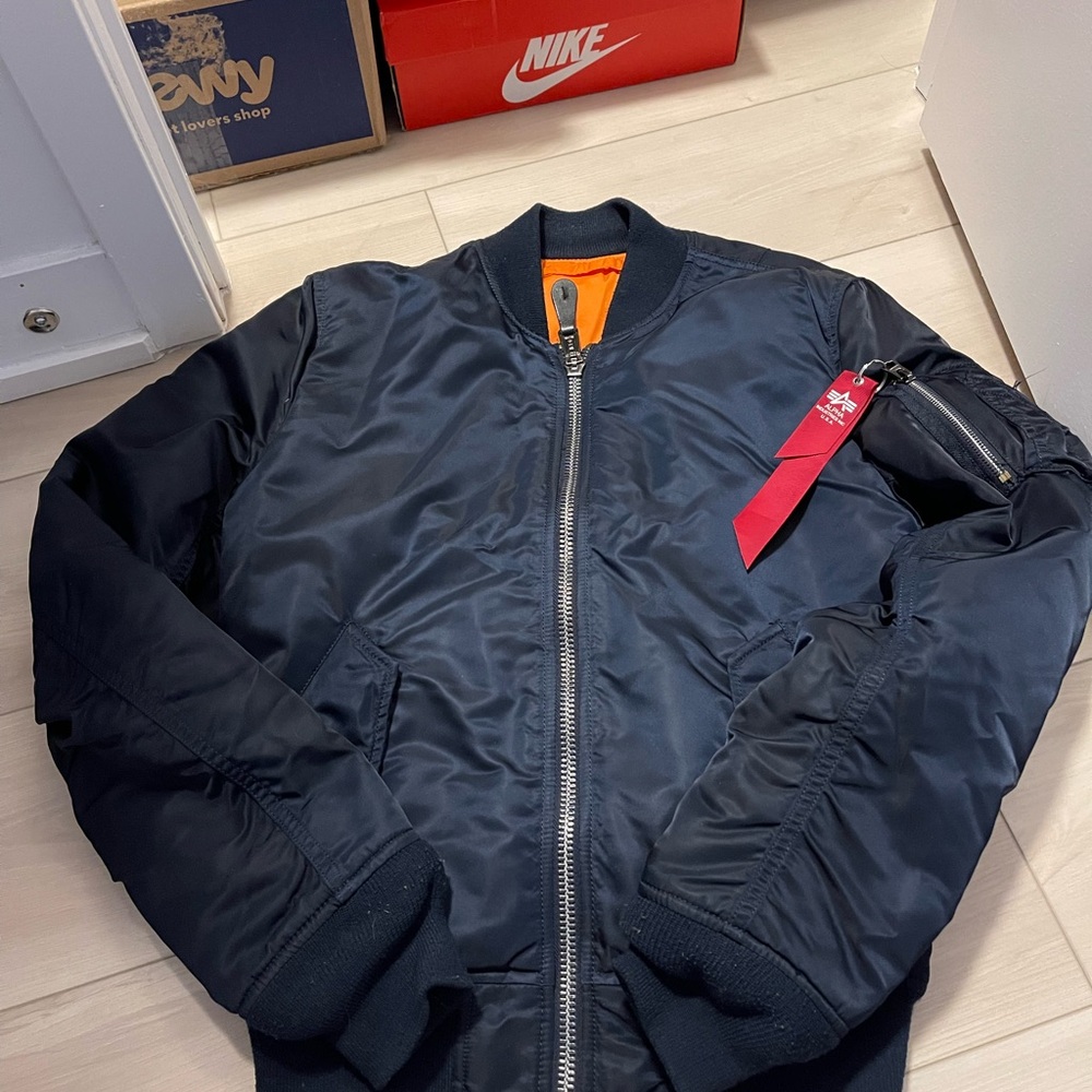 Alpha Industries Navy Bomber Jacket